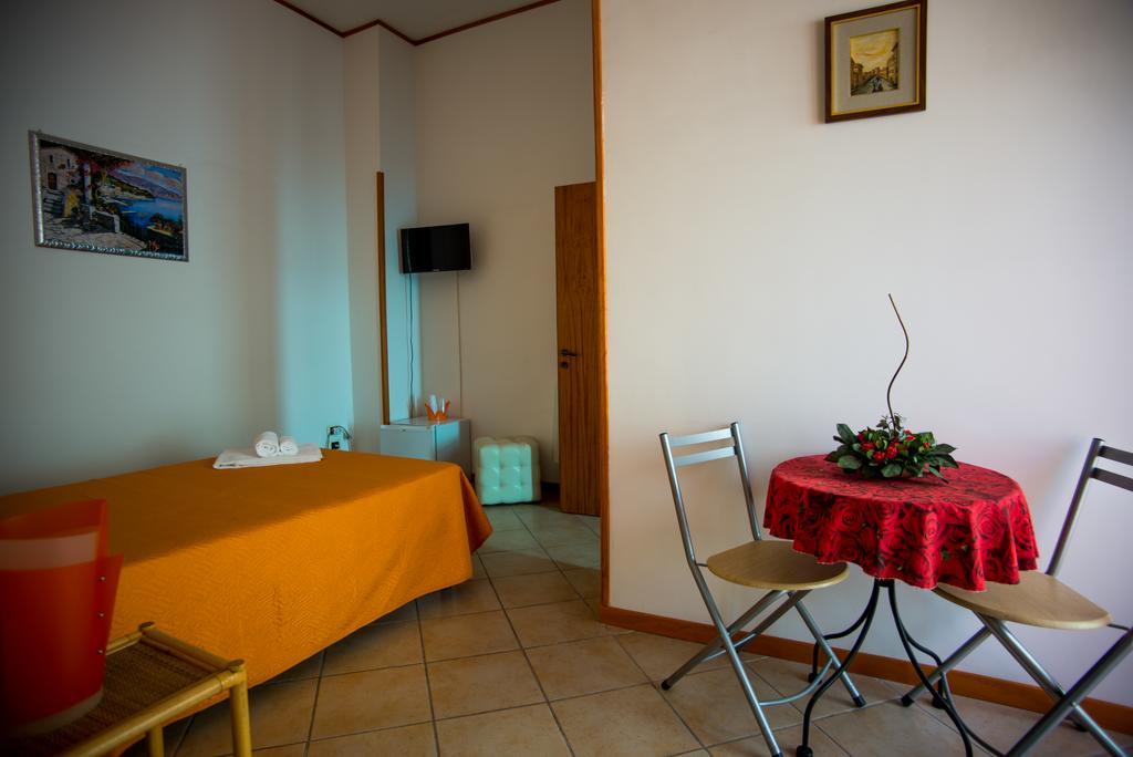 Hotel Residence Lupiae Lecce Ngoại thất bức ảnh