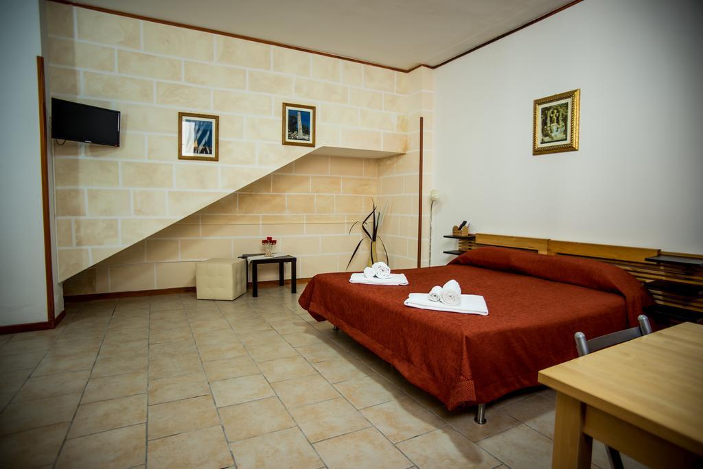Hotel Residence Lupiae Lecce Ngoại thất bức ảnh